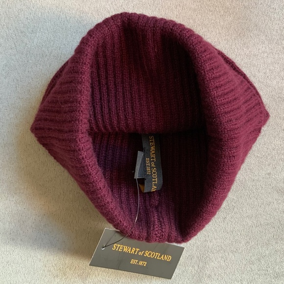 Stewart of Scotland Ribbed 100 % Cashmere Knit Hat Beanie in Burgundy NWT - Picture 7 of 9